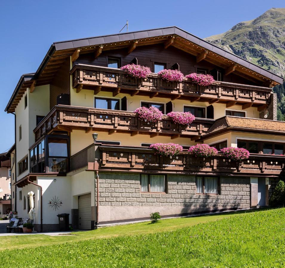 Haus Elisabeth Hotel Sankt Leonhard im Pitztal Kültér fotó